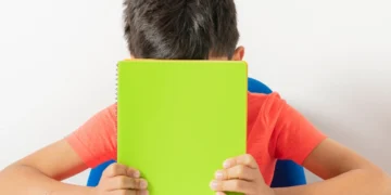 نحوه برخورد با دانشآموزان سوگوار